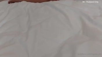 แหวกหี แหย่ฟี เสียวหี เล่นหี เย็ดควยปลอม